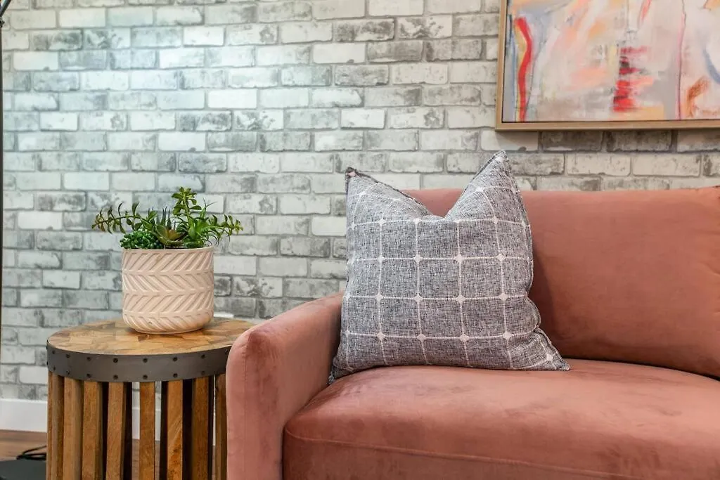 Industrial Romantic U/G Parking 5 Min To Dtn! Apartment Edmonton Canada